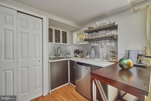 9609 PODIUM DR, Vienna, VA 22182