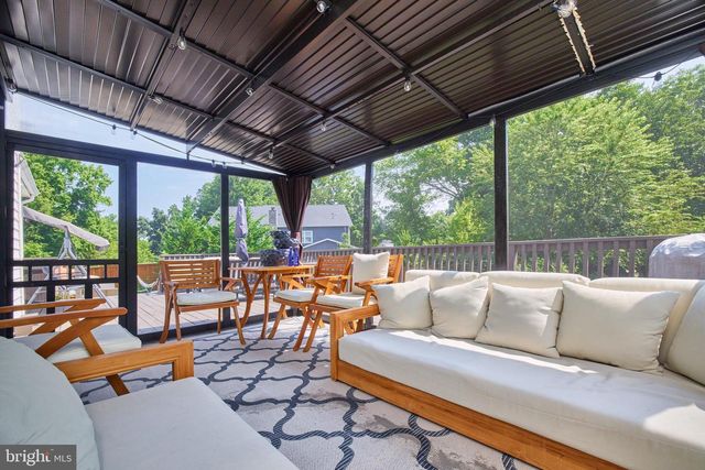 9609 PODIUM DR, Vienna, VA 22182