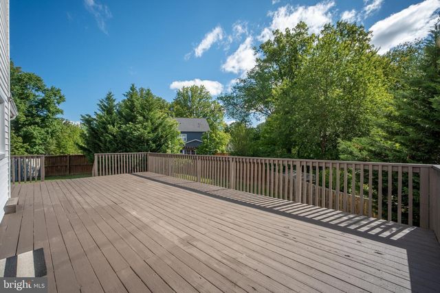 9609 PODIUM DR, Vienna, VA 22182