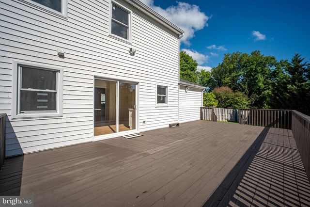 9609 PODIUM DR, Vienna, VA 22182