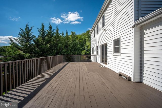 9609 PODIUM DR, Vienna, VA 22182