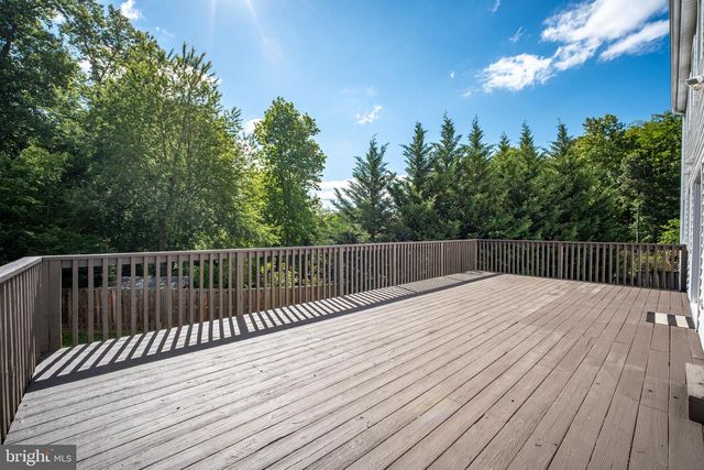 9609 PODIUM DR, Vienna, VA 22182