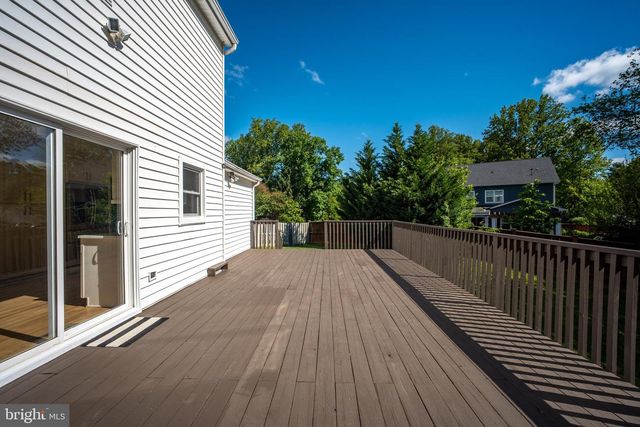 9609 PODIUM DR, Vienna, VA 22182