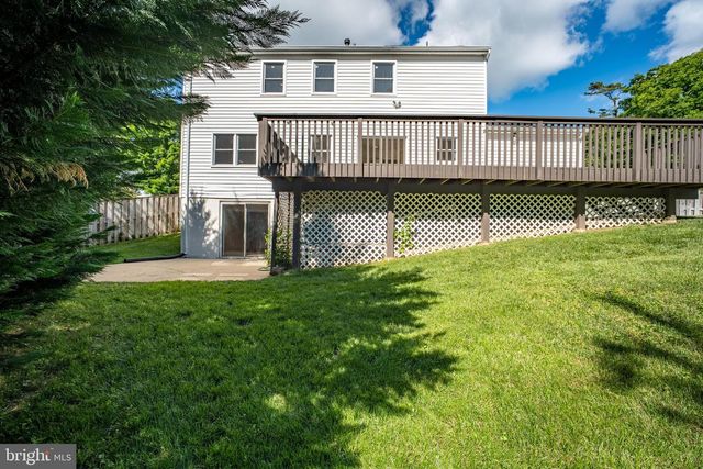 9609 PODIUM DR, Vienna, VA 22182