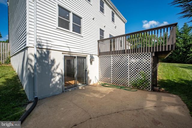 9609 PODIUM DR, Vienna, VA 22182