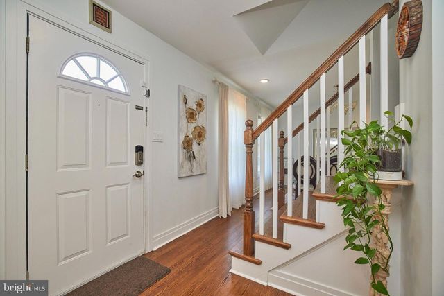 9609 PODIUM DR, Vienna, VA 22182