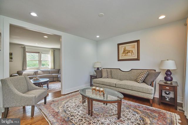 9609 PODIUM DR, Vienna, VA 22182