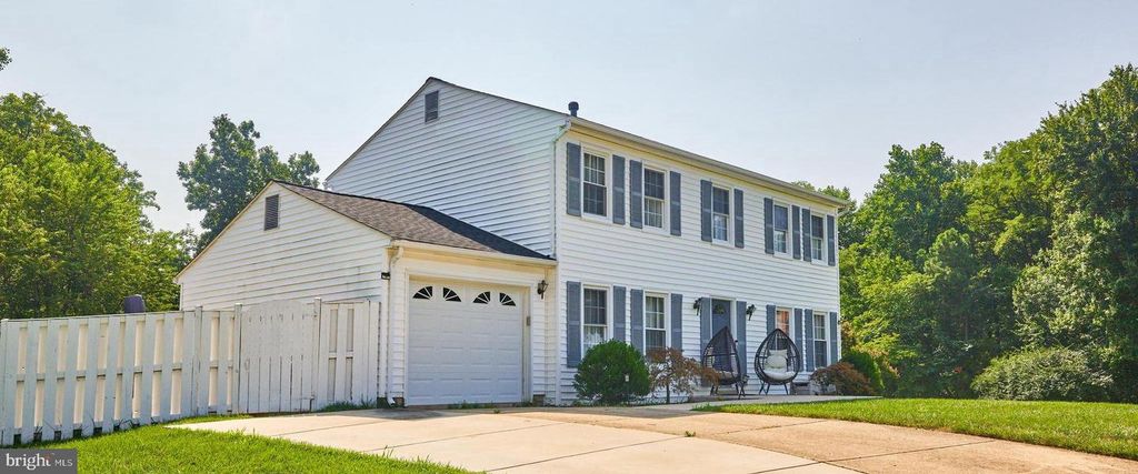 9609 PODIUM DR, Vienna, VA 22182