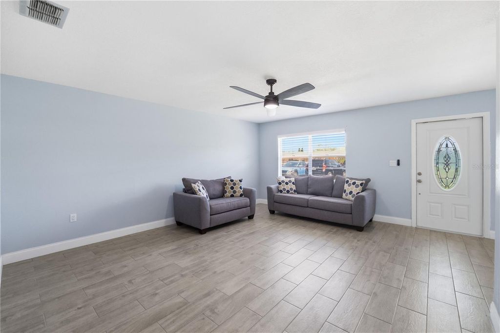 Image 3 of property listing at 11805 BAYONET LANE 11805, New Port Richey, FL 34654