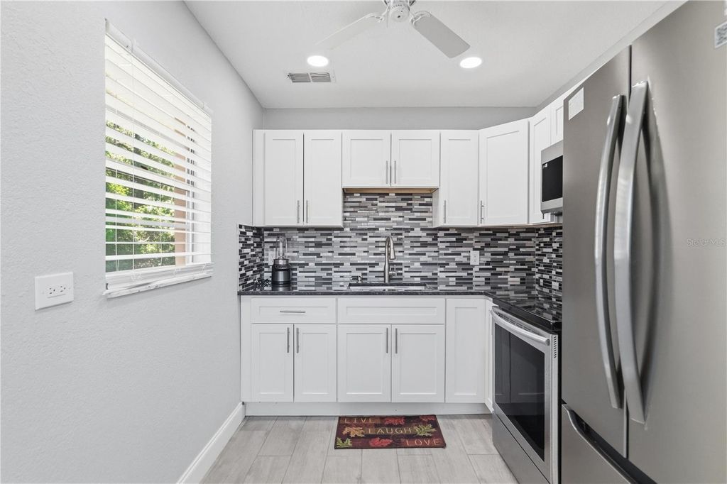 Image 8 of property listing at 11805 BAYONET LANE 11805, New Port Richey, FL 34654