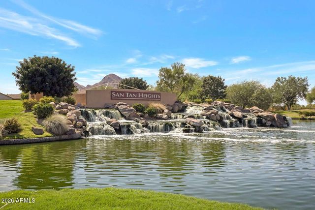 1995 W KRISTINA Avenue, San Tan Valley, AZ 85144