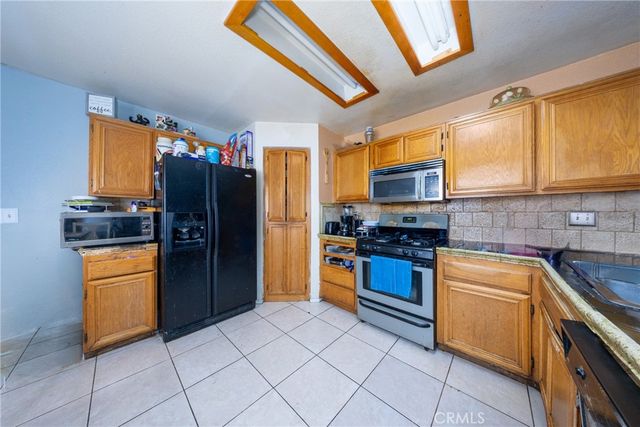 14591 Monterey, Adelanto, CA 92301