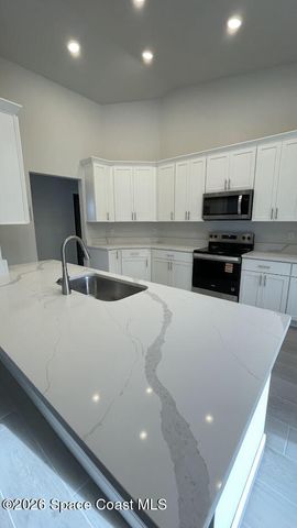 371 Bryn Mawr Avenue NE, Palm Bay, FL 32907