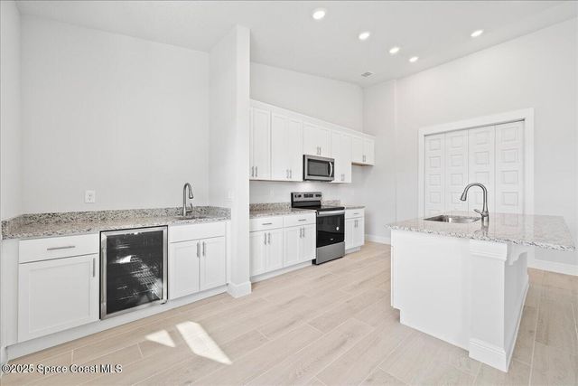 371 Bryn Mawr Avenue NE, Palm Bay, FL 32907