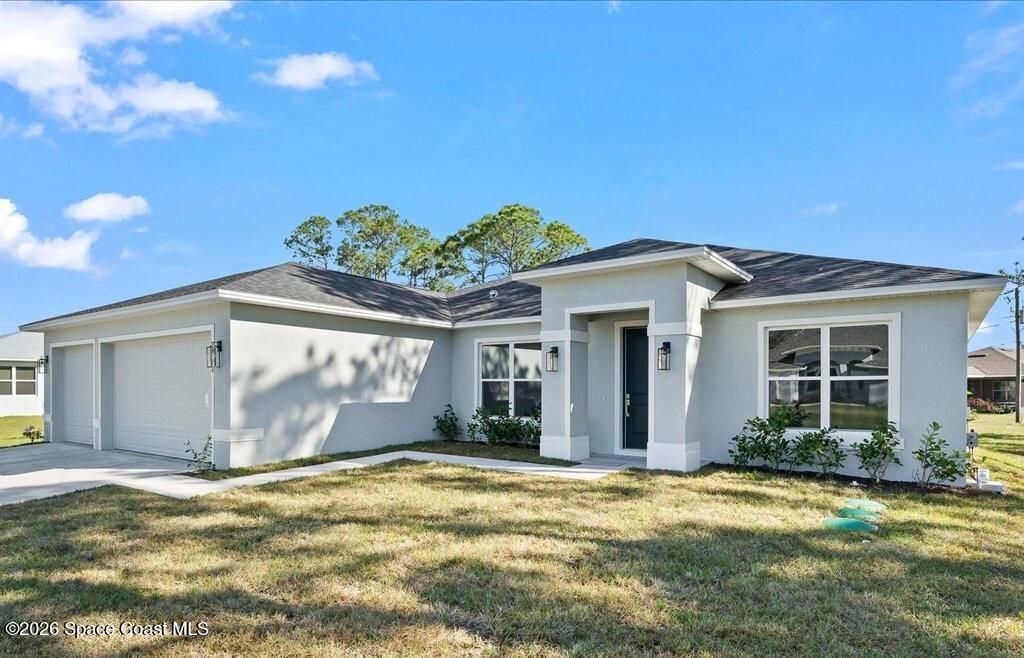 371 Bryn Mawr Avenue NE, Palm Bay, FL 32907
