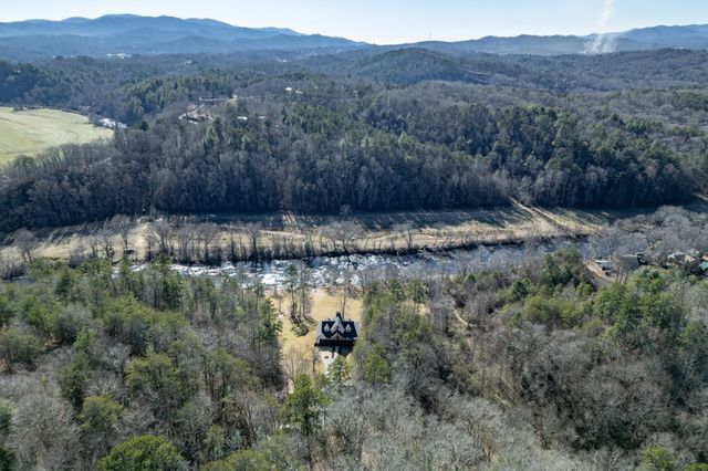 661 Toccoa River Forest, Mineral Bluff, GA 30559