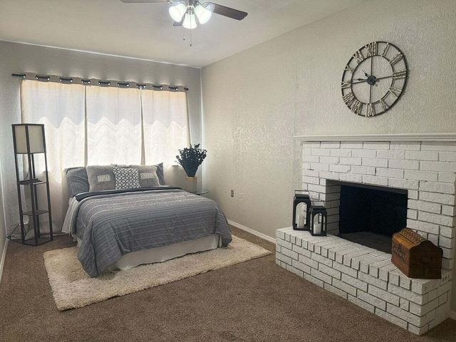 204 Laguayra Drive NE, Albuquerque, NM 87108