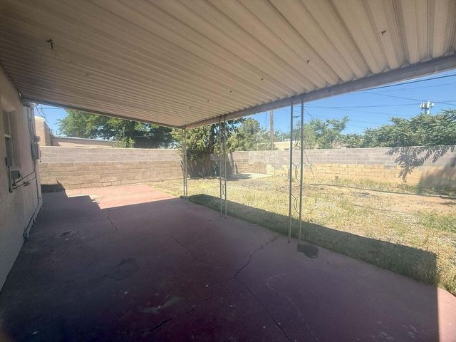 204 Laguayra Drive NE, Albuquerque, NM 87108