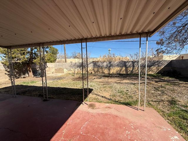 204 Laguayra Drive NE, Albuquerque, NM 87108