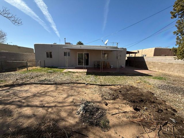 204 Laguayra Drive NE, Albuquerque, NM 87108