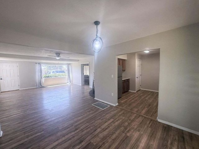 204 Laguayra Drive NE, Albuquerque, NM 87108