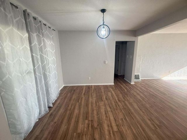 204 Laguayra Drive NE, Albuquerque, NM 87108