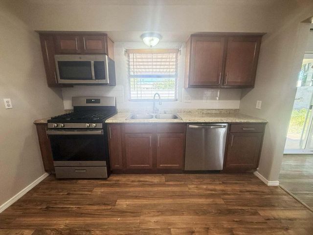 204 Laguayra Drive NE, Albuquerque, NM 87108