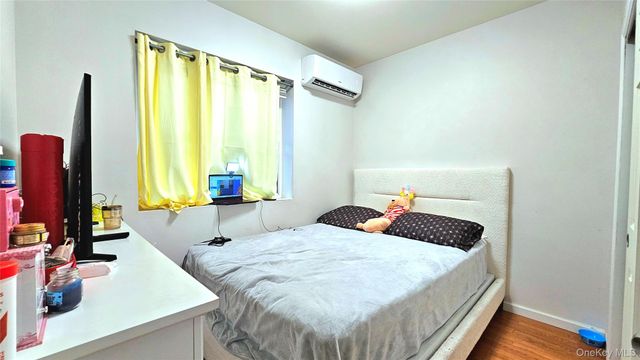 4208 164th Street, Flushing, NY 11358