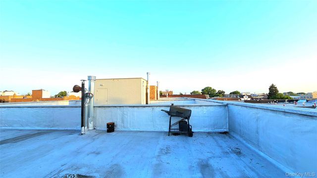 4208 164th Street, Flushing, NY 11358