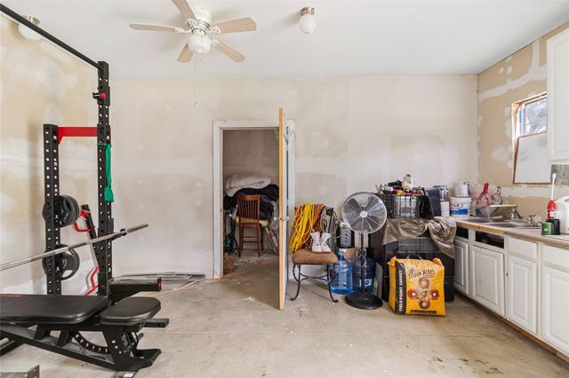 228 Geneva Road, Huntsville, TX 77320