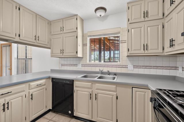 9007 Hendrix Road NE, Albuquerque, NM 87111