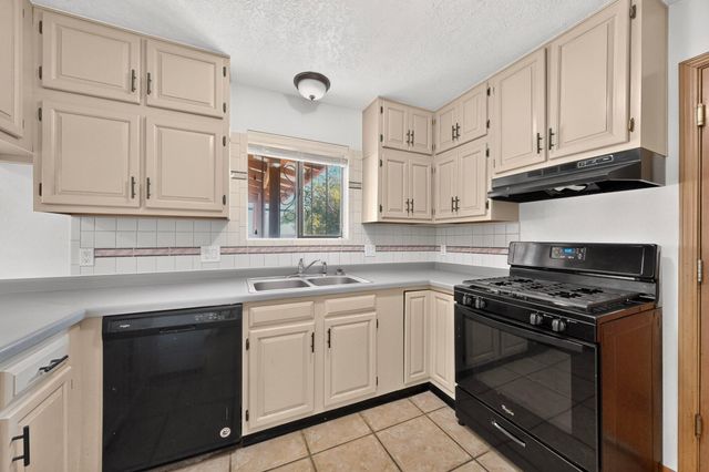 9007 Hendrix Road NE, Albuquerque, NM 87111