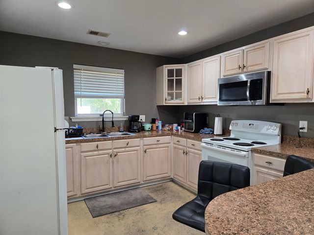 5177 Berkeley Ct., Murrells Inlet, SC 29576