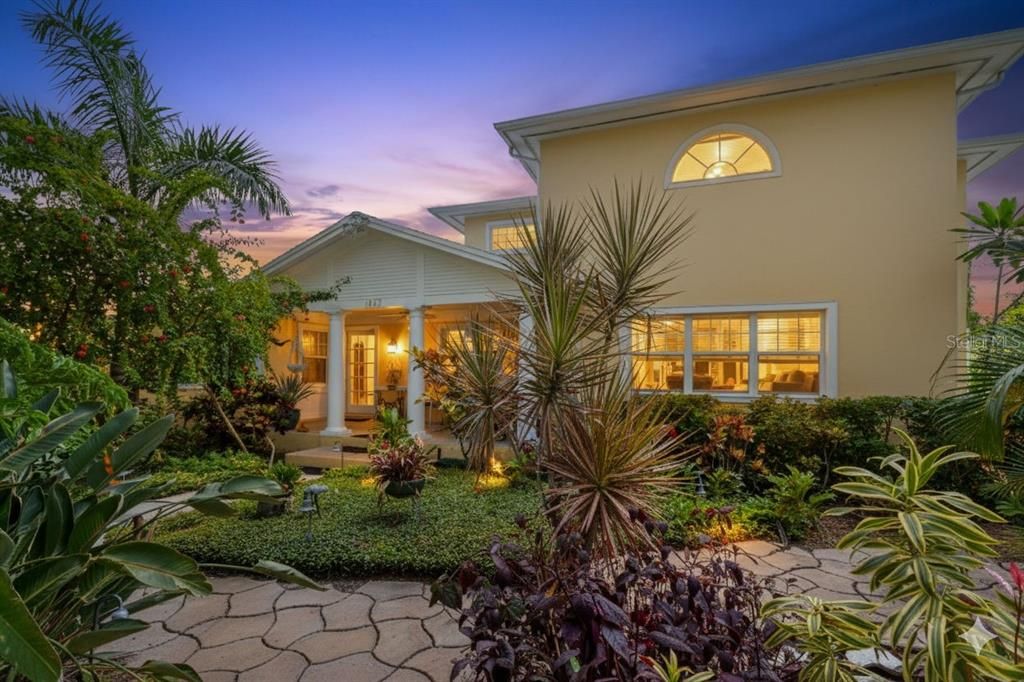 1417 BEACH DRIVE NE, St Petersburg, FL 33704