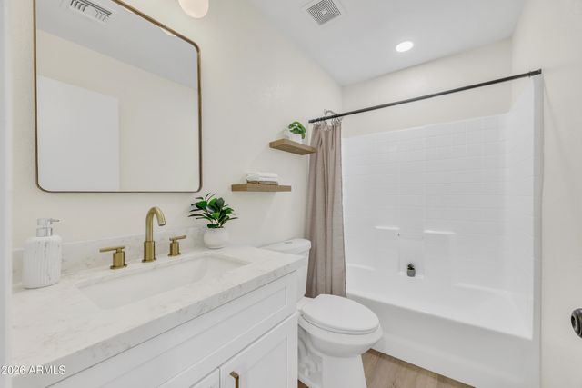 7368 W SOLANO Drive S, Glendale, AZ 85303