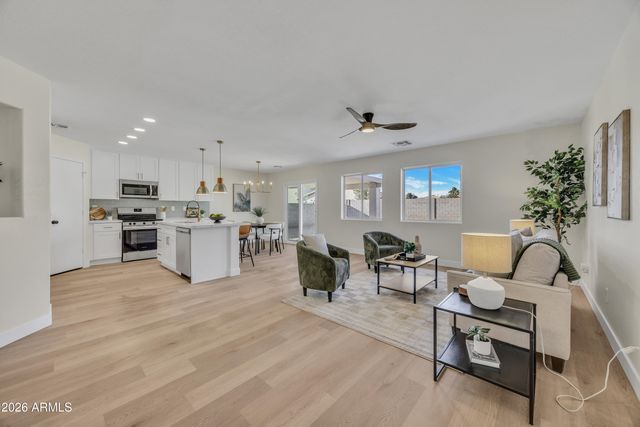 7368 W SOLANO Drive S, Glendale, AZ 85303