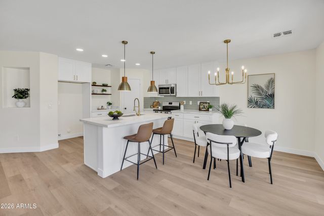 7368 W SOLANO Drive S, Glendale, AZ 85303