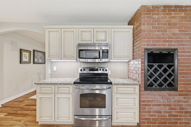 2723 E Glenwood Street, Springfield, MO 65804