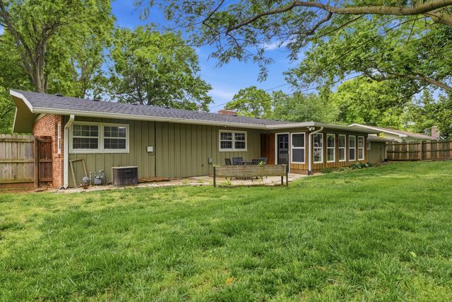 2723 E Glenwood Street, Springfield, MO 65804