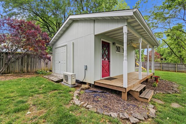 2723 E Glenwood Street, Springfield, MO 65804