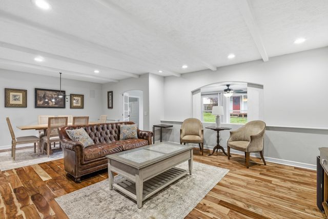 2723 E Glenwood Street, Springfield, MO 65804