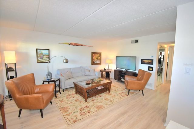 841 PATRICIA AVENUE 202, Dunedin, FL 34698