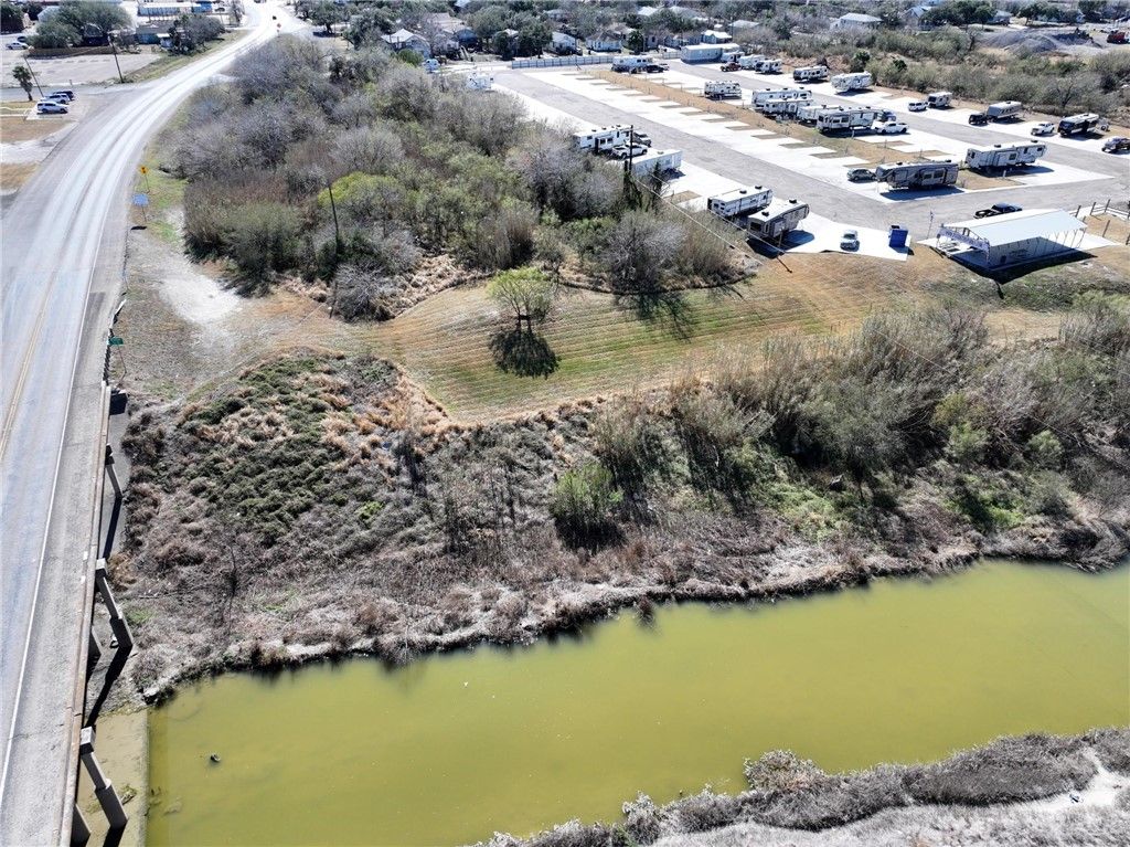 0 Us-181, Sinton, TX 78387 — exterior
