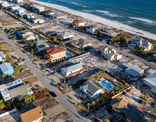 806 Maldonado Dr, Pensacola Beach, FL 32561