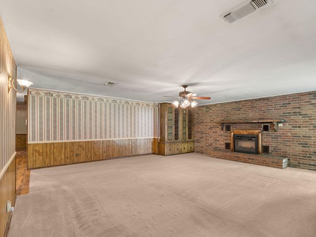 4450 Camp Baker Rd, Leesville, LA 71446