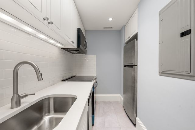 4 Claremont Park 3, Boston, MA 02118