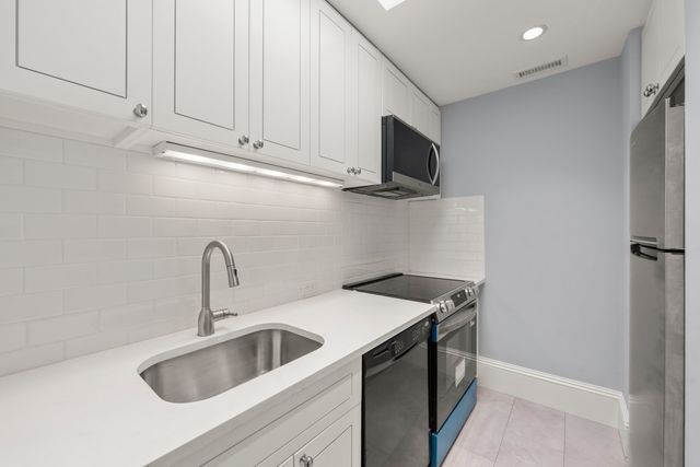 4 Claremont Park 3, Boston, MA 02118