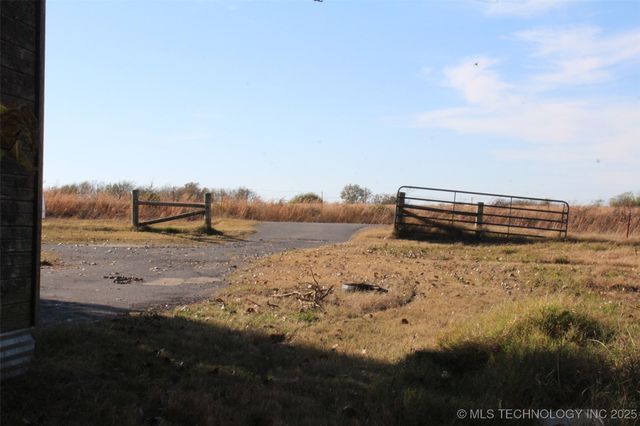65337 S 220 Road, Inola, OK 74036