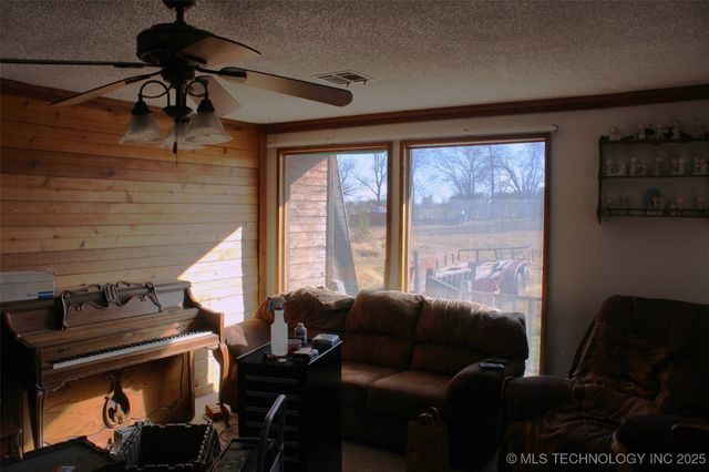 65337 S 220 Road, Inola, OK 74036