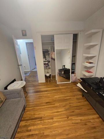 555 1 St Ave, Elizabeth City, NJ 07206